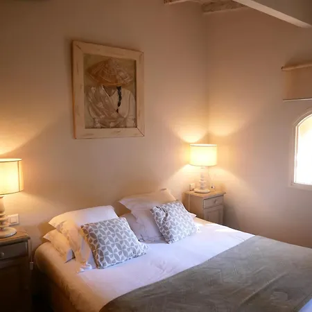 Гостьовий будинок Domaine Les Mesanges 3*