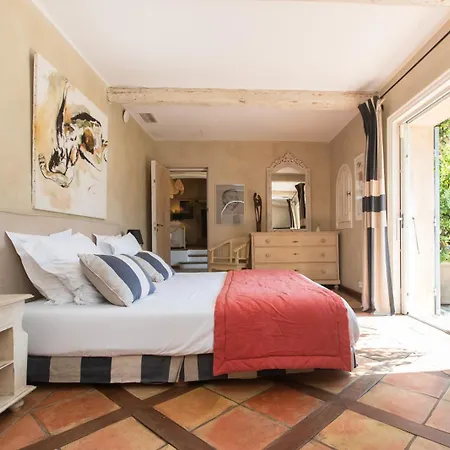 Domaine Les Mesanges Pensionat 3*