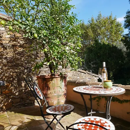 Domaine Les Mesanges 게스트하우스 3*